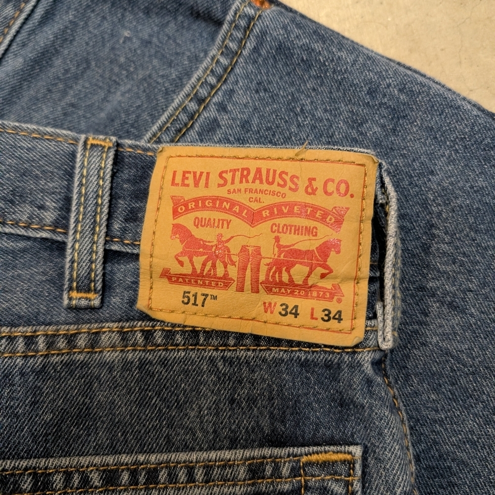 Levi's 517 Men's 34x34 (34x35.5) Bootcut Blue Jeans - Picture 3 of 7